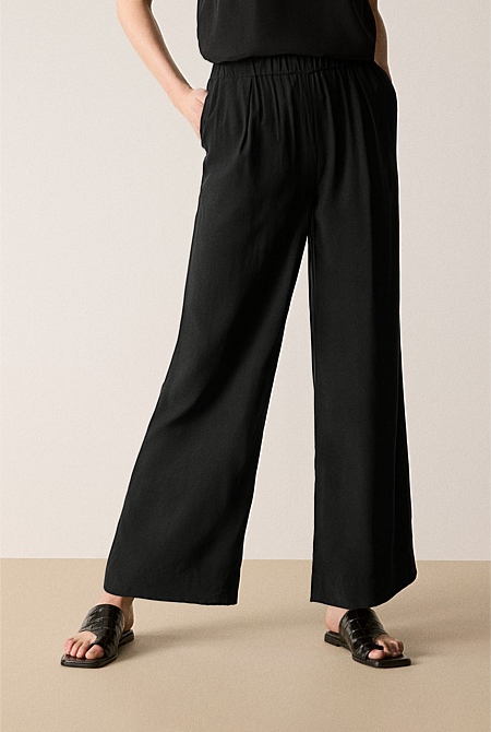 Black Cupro Blend Wide Leg Pull On Pant - WOMEN Pants | Trenery