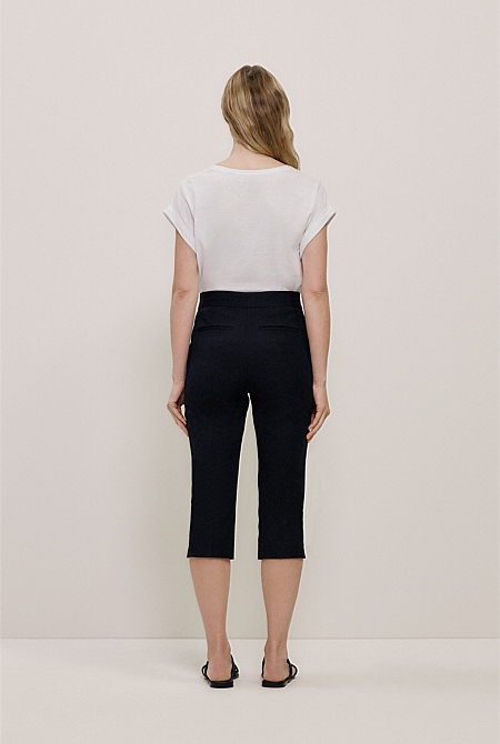 Bi-Stretch Capri Pant