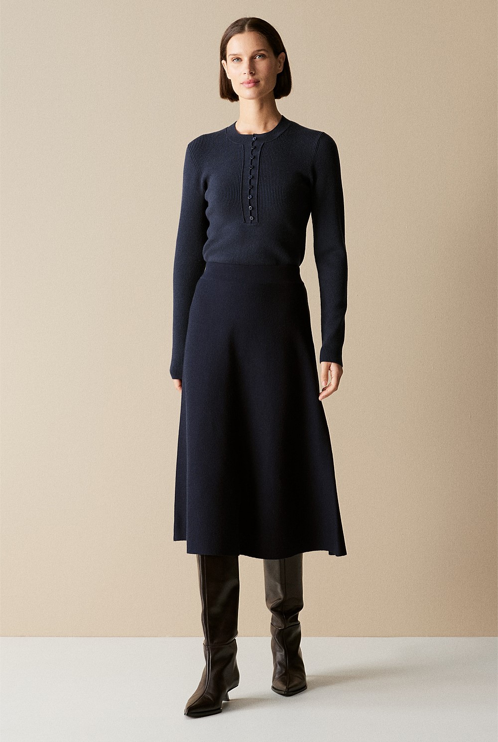 louren front button ensemble knit（10 Expensive-Looking Knit